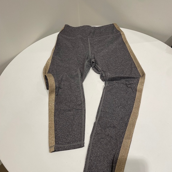 Spiritual Gangster leggings LIKE NEW size L - Picture 1 of 4